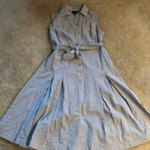Gray Gingham dress with gold buttons - Size 8